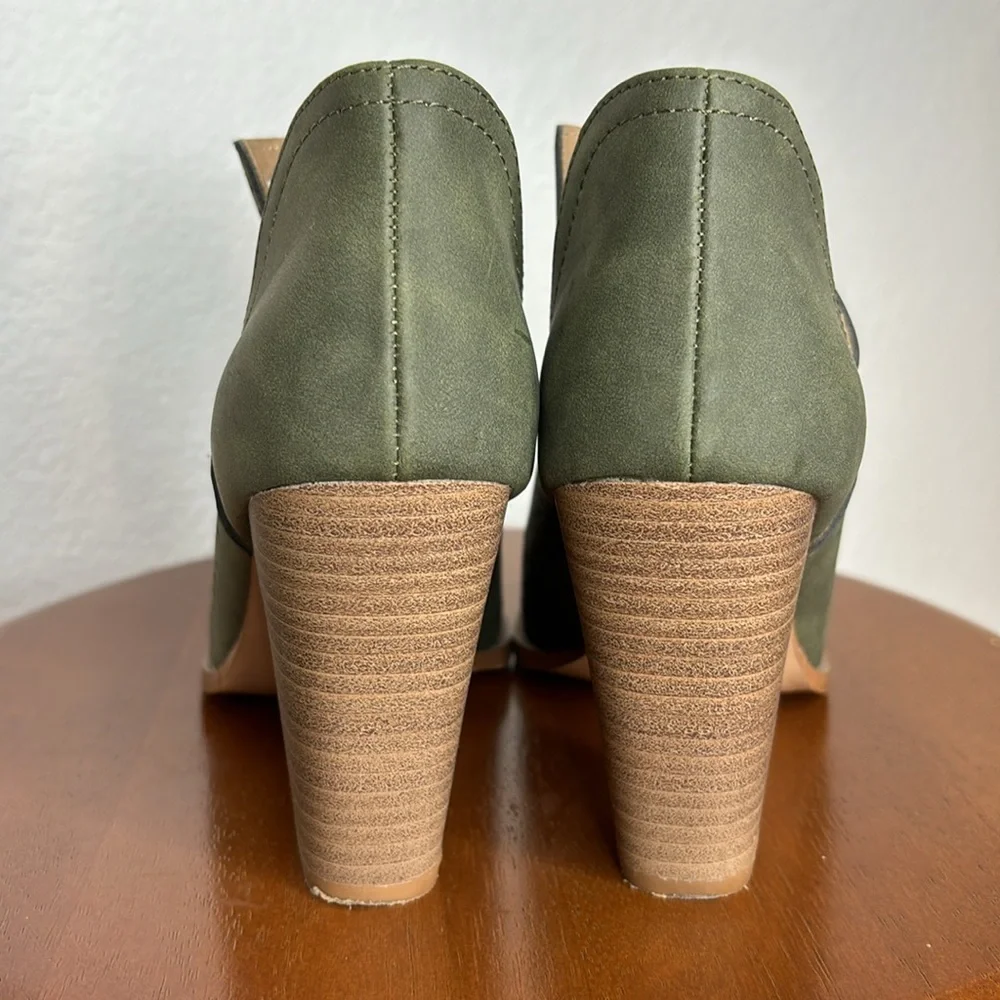 Restricted Open Toe Heel | Olive | Size 7 - Picture 5 of 13